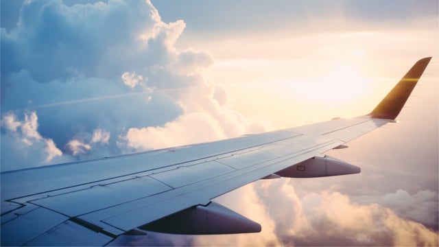 Airplane wing